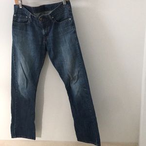 Levi’s Distressed Men’s Jeans